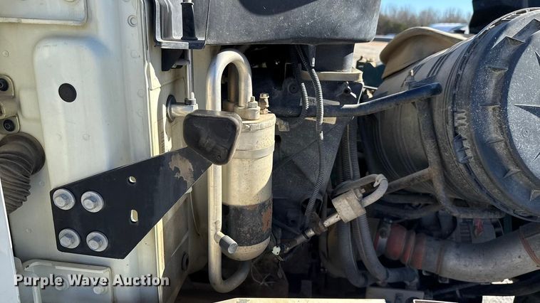 image for item ES5673 2005 International 7300 Crew Cab flatbed truck