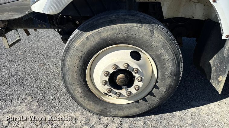 image for item ES5673 2005 International 7300 Crew Cab flatbed truck