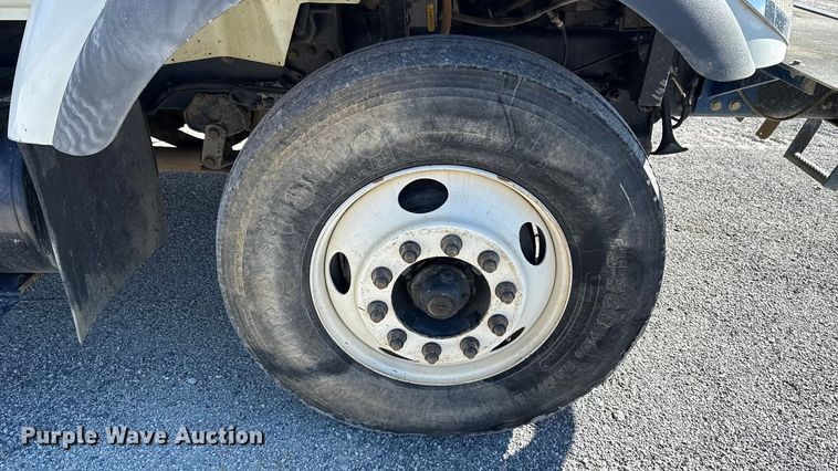 image for item ES5673 2005 International 7300 Crew Cab flatbed truck