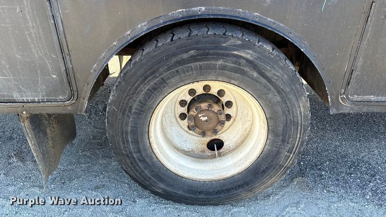 image for item ES5673 2005 International 7300 Crew Cab flatbed truck