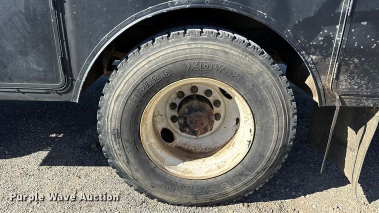 image for item ES5673 2005 International 7300 Crew Cab flatbed truck