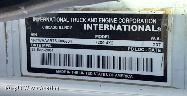 image for item ES5673 2005 International 7300 Crew Cab flatbed truck