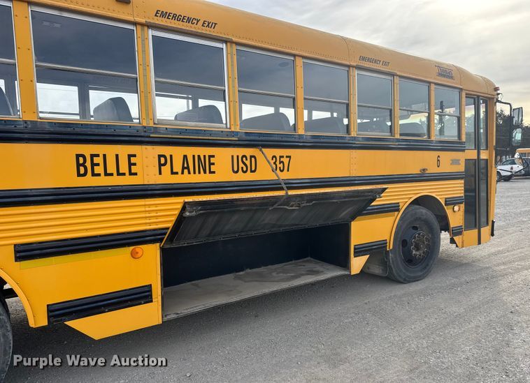 image for item ET4146 2003 Thomas Built Saf-T-Liner school bus