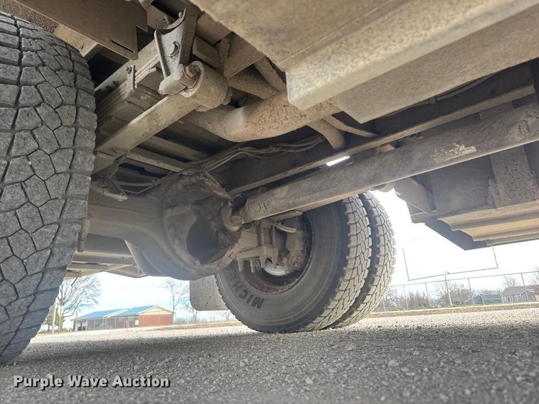 image for item ET4146 2003 Thomas Built Saf-T-Liner school bus