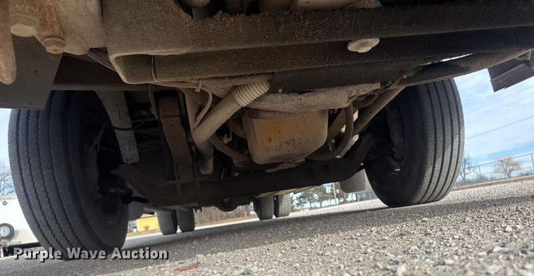 image for item ET4146 2003 Thomas Built Saf-T-Liner school bus