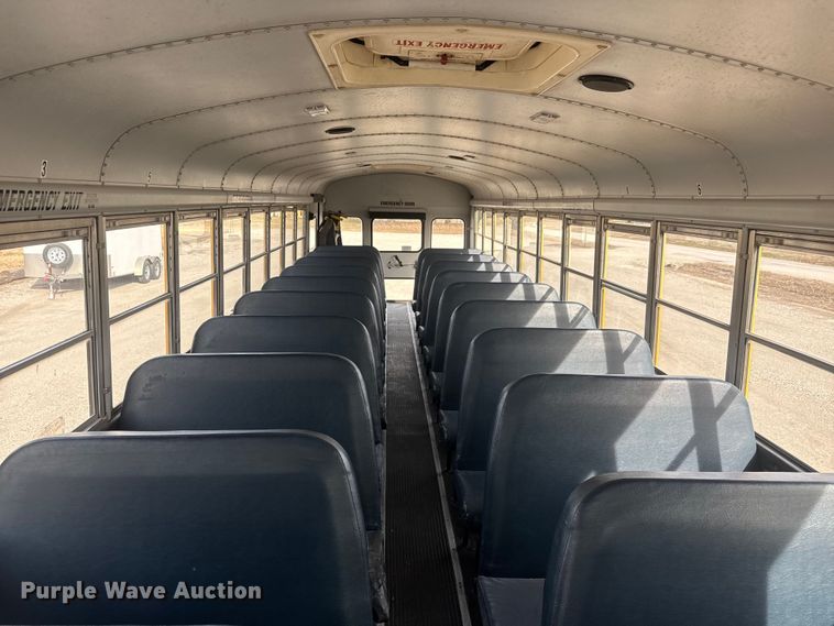 image for item ET4146 2003 Thomas Built Saf-T-Liner school bus