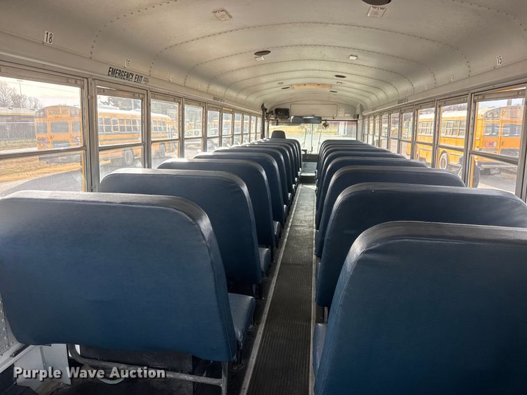 image for item ET4146 2003 Thomas Built Saf-T-Liner school bus