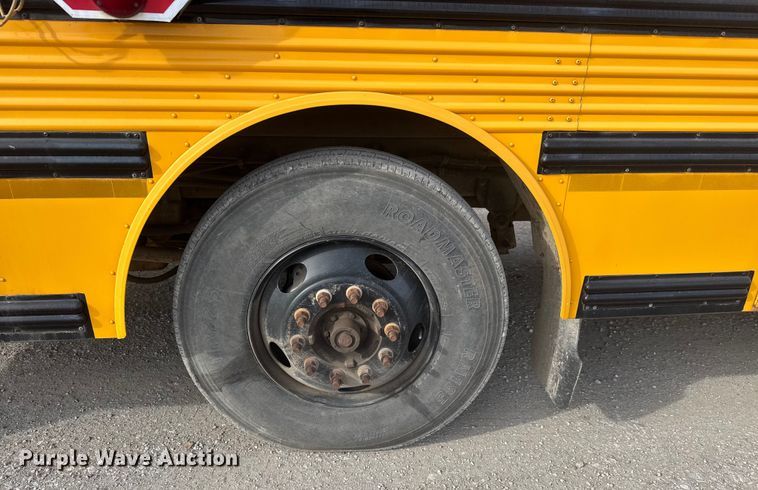 image for item ET4146 2003 Thomas Built Saf-T-Liner school bus