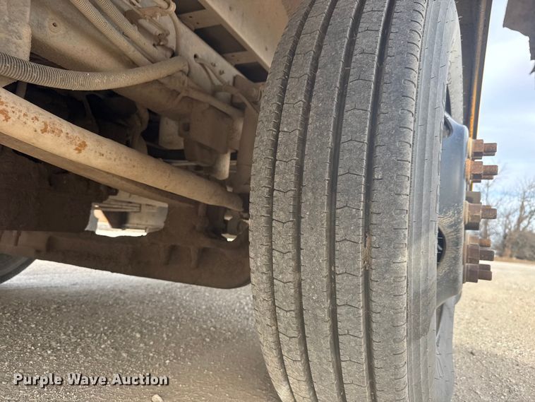 image for item ET4146 2003 Thomas Built Saf-T-Liner school bus