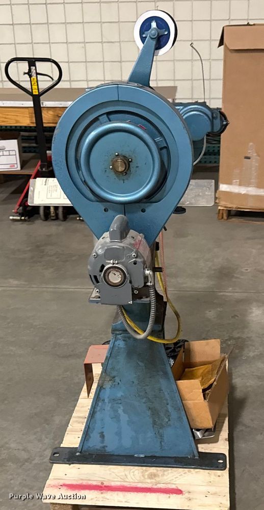 image for item ET4331 1985 Interlake S3A 3/4 wire stitcher