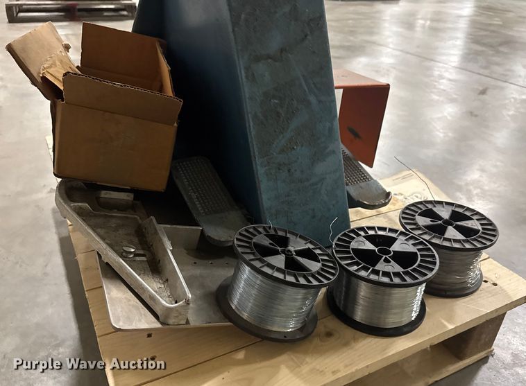 image for item ET4331 1985 Interlake S3A 3/4 wire stitcher