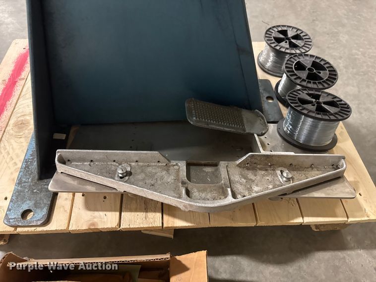 image for item ET4331 1985 Interlake S3A 3/4 wire stitcher