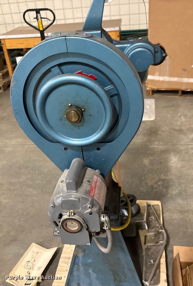 image for item ET4331 1985 Interlake S3A 3/4 wire stitcher