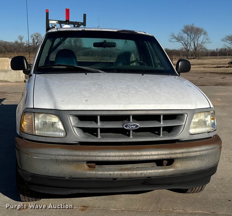 image for item ET4338 1998 Ford F150 pickup truck