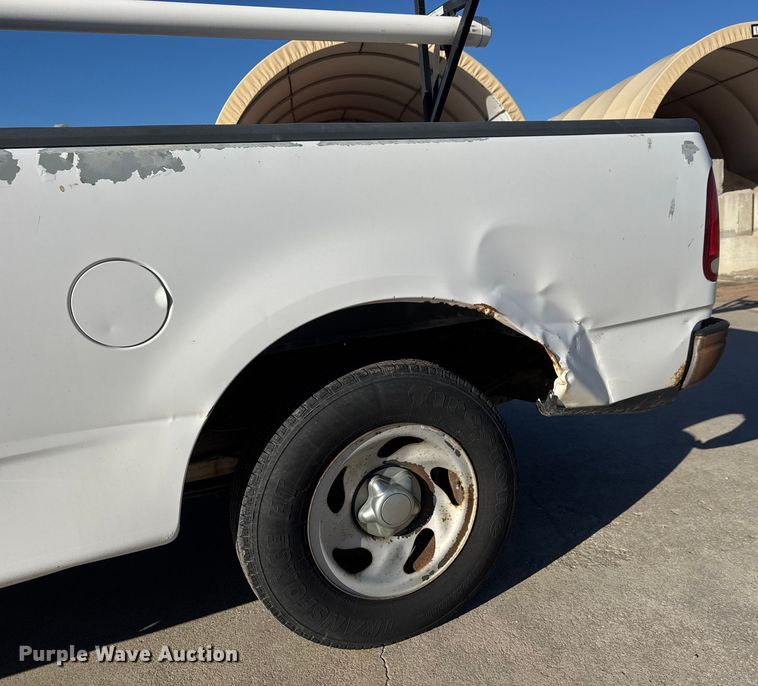image for item ET4338 1998 Ford F150 pickup truck