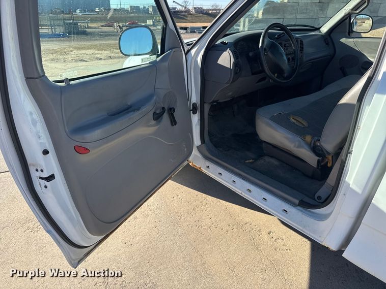 image for item ET4338 1998 Ford F150 pickup truck