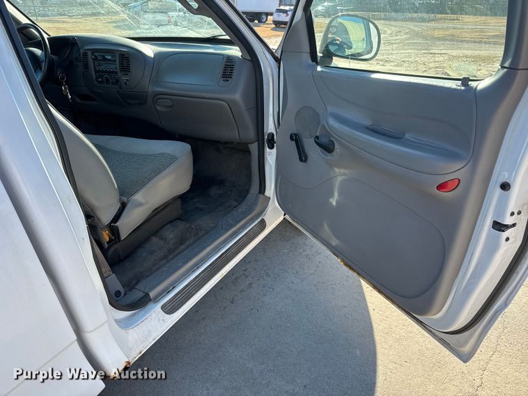 image for item ET4338 1998 Ford F150 pickup truck