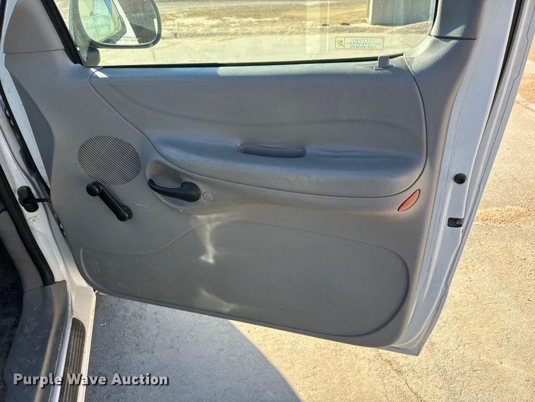 image for item ET4338 1998 Ford F150 pickup truck