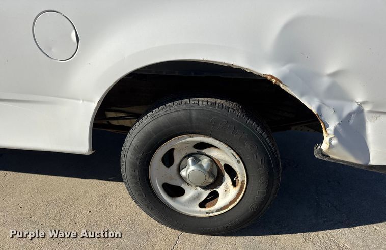 image for item ET4338 1998 Ford F150 pickup truck