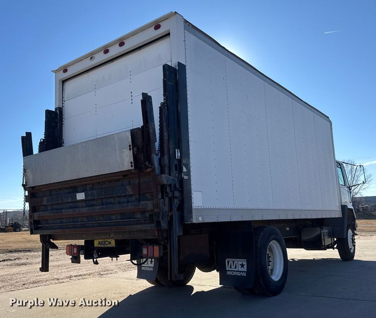 image for item ET4339 2003 Freightliner FC70 box truck