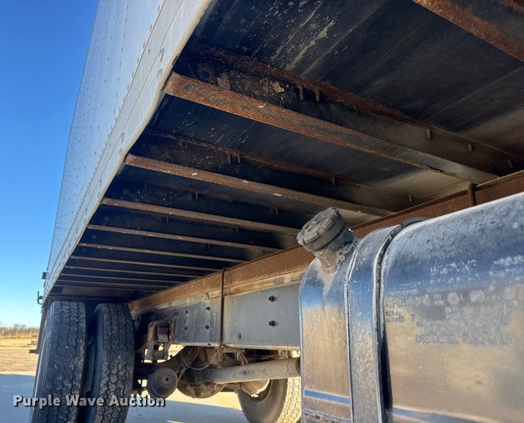 image for item ET4339 2003 Freightliner FC70 box truck