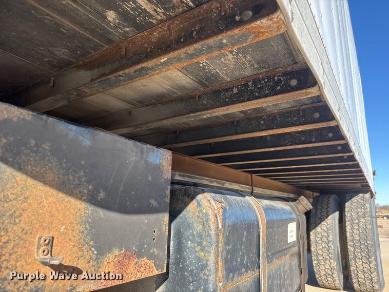 image for item ET4339 2003 Freightliner FC70 box truck