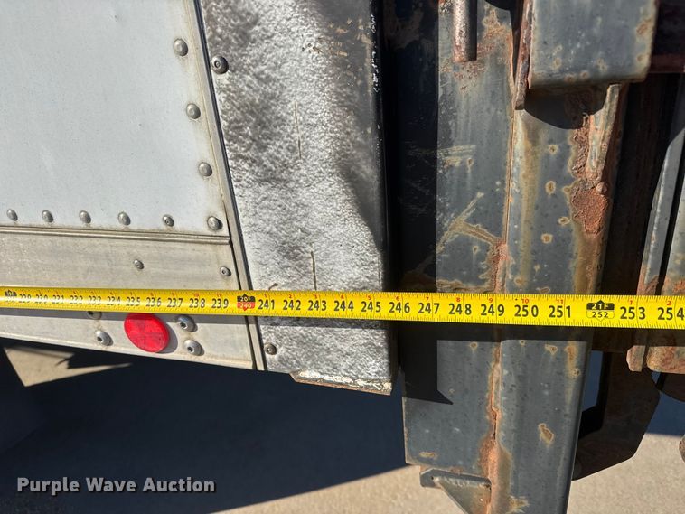 image for item ET4339 2003 Freightliner FC70 box truck