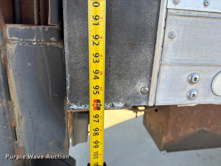 image for item ET4339 2003 Freightliner FC70 box truck