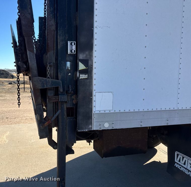 image for item ET4339 2003 Freightliner FC70 box truck