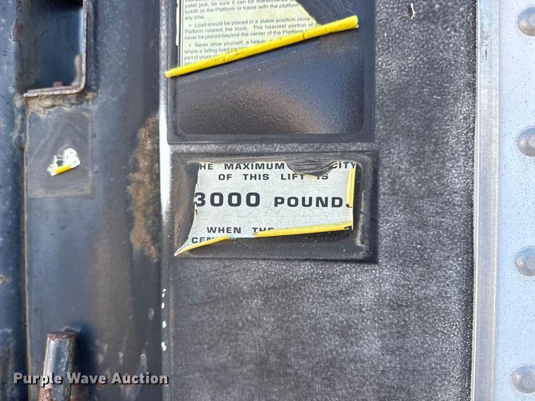 image for item ET4339 2003 Freightliner FC70 box truck