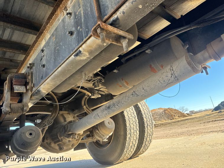 image for item ET4339 2003 Freightliner FC70 box truck