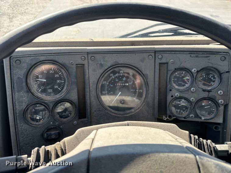 image for item ET4339 2003 Freightliner FC70 box truck