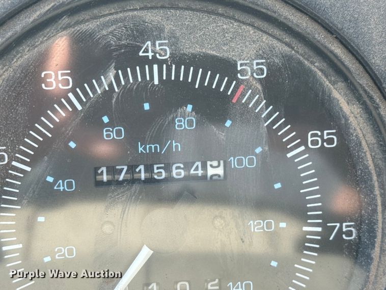 image for item ET4339 2003 Freightliner FC70 box truck