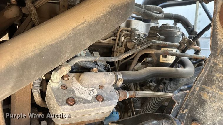 image for item ET4339 2003 Freightliner FC70 box truck