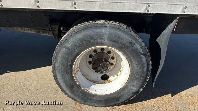 image for item ET4339 2003 Freightliner FC70 box truck