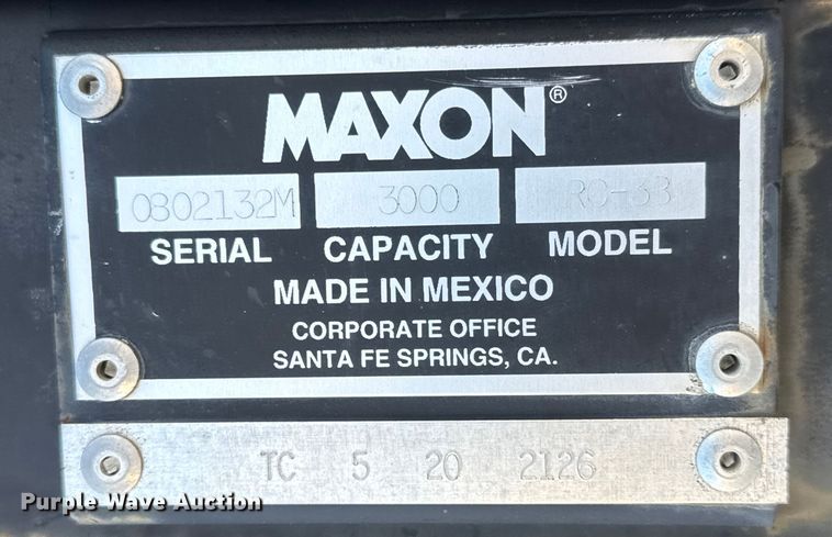 image for item ET4339 2003 Freightliner FC70 box truck