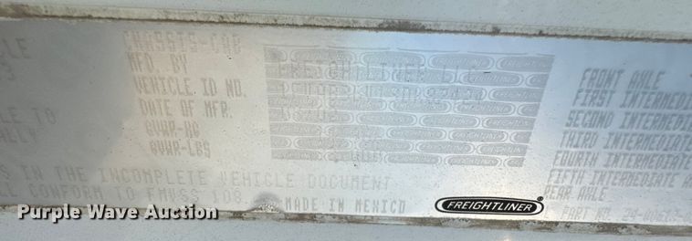 image for item ET4339 2003 Freightliner FC70 box truck