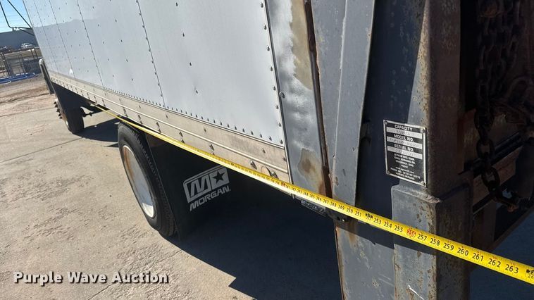 image for item ET4341 2004 Freightliner FC80 box truck