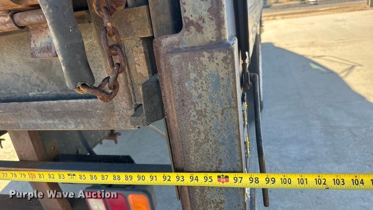 image for item ET4341 2004 Freightliner FC80 box truck