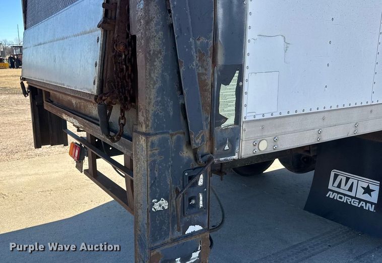 image for item ET4341 2004 Freightliner FC80 box truck