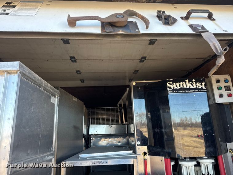 image for item ET4341 2004 Freightliner FC80 box truck