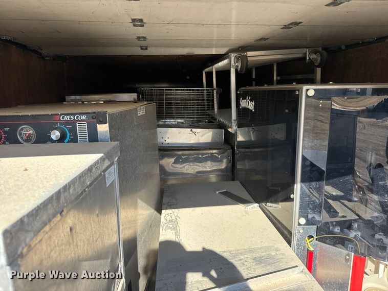 image for item ET4341 2004 Freightliner FC80 box truck