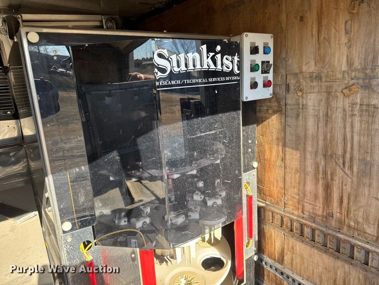 image for item ET4341 2004 Freightliner FC80 box truck