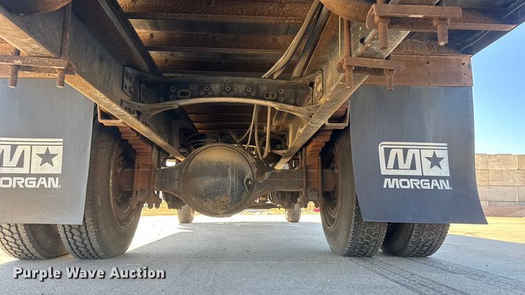 image for item ET4341 2004 Freightliner FC80 box truck