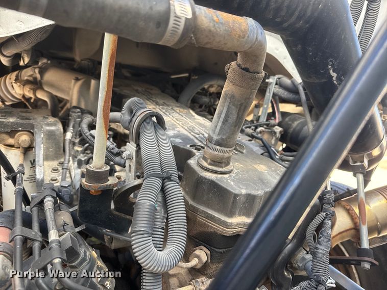 image for item ET4341 2004 Freightliner FC80 box truck