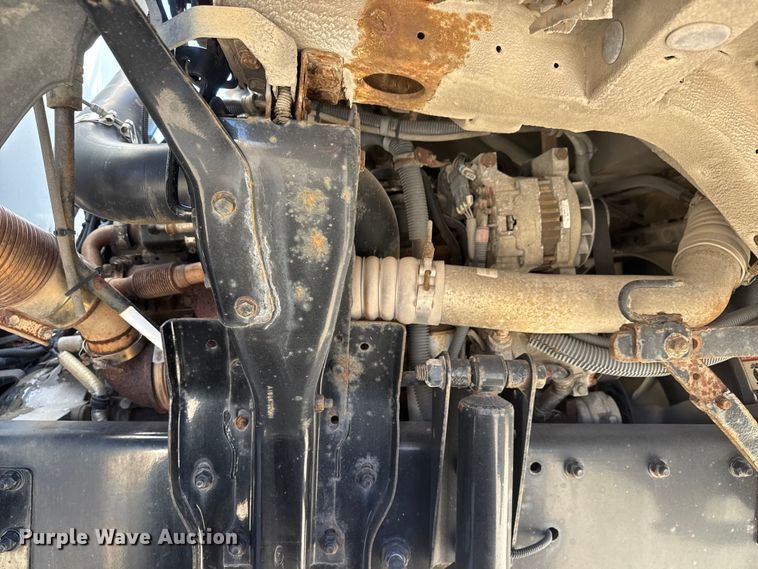 image for item ET4341 2004 Freightliner FC80 box truck