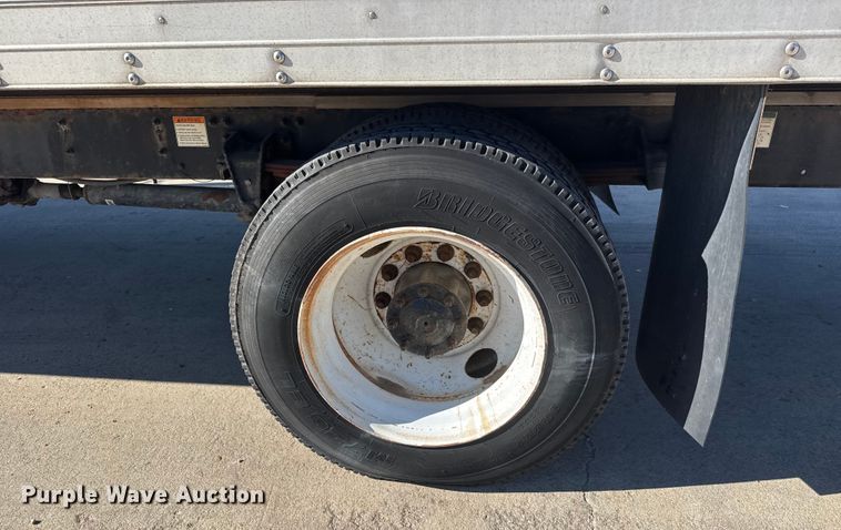 image for item ET4341 2004 Freightliner FC80 box truck