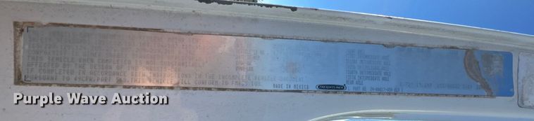 image for item ET4341 2004 Freightliner FC80 box truck