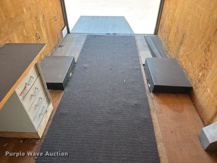 image for item ET4342 2001 Chevrolet Express G3500 box truck