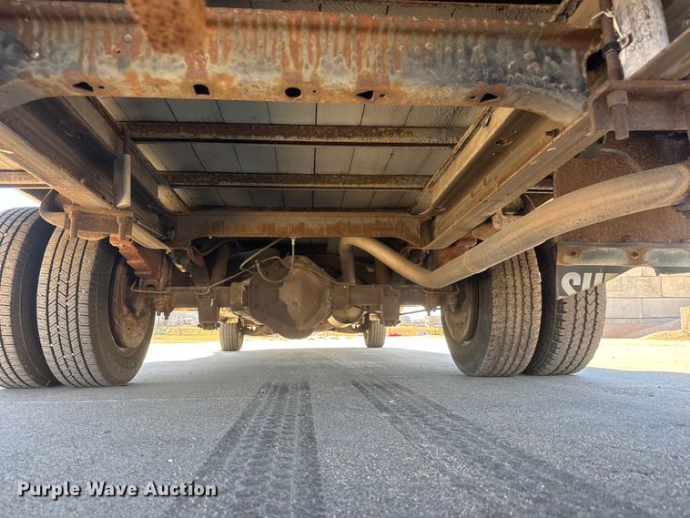 image for item ET4342 2001 Chevrolet Express G3500 box truck